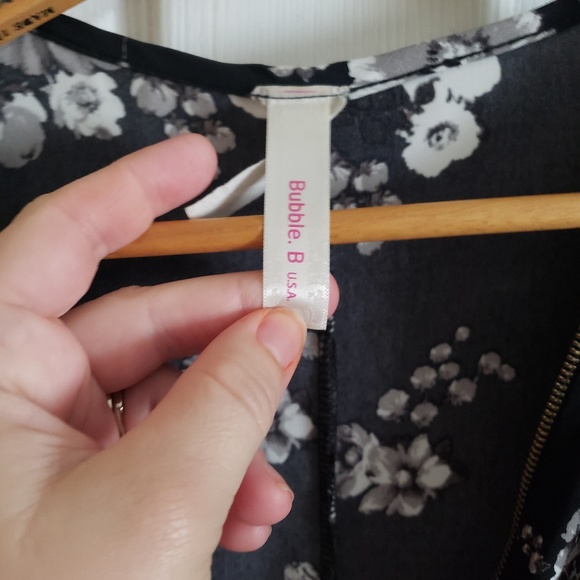 Bubble B. USA floral top - Picture 4 of 4